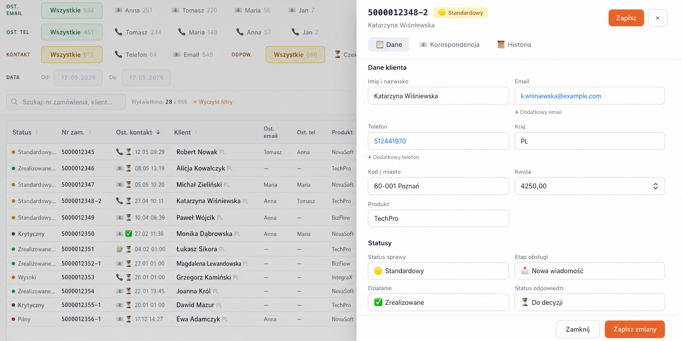 CRM — dane klienta i statusy w drawerze